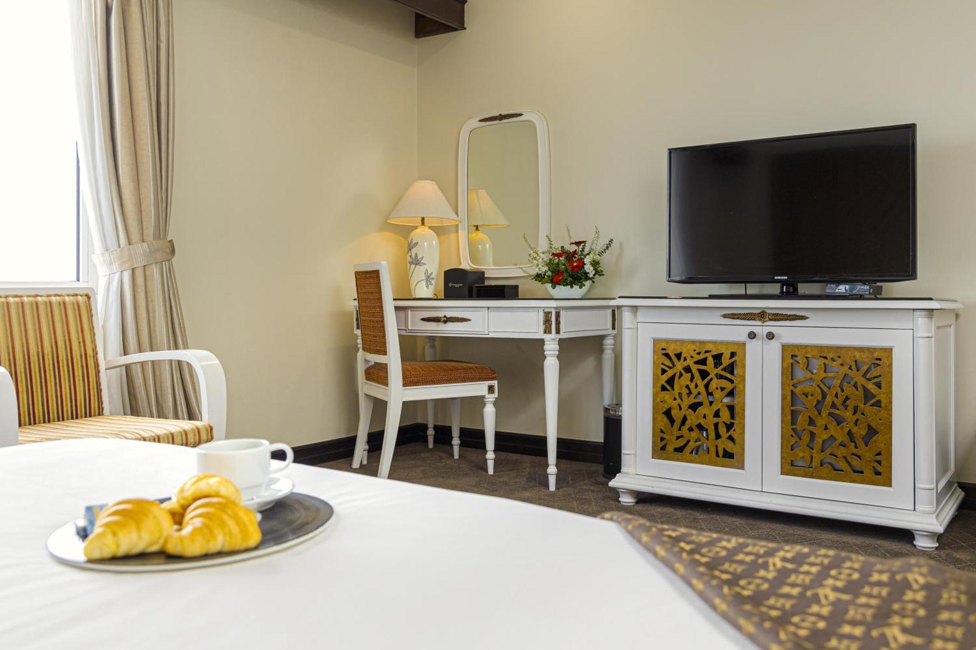 Chalcedony Grand Hotel Ханой Екстериор снимка