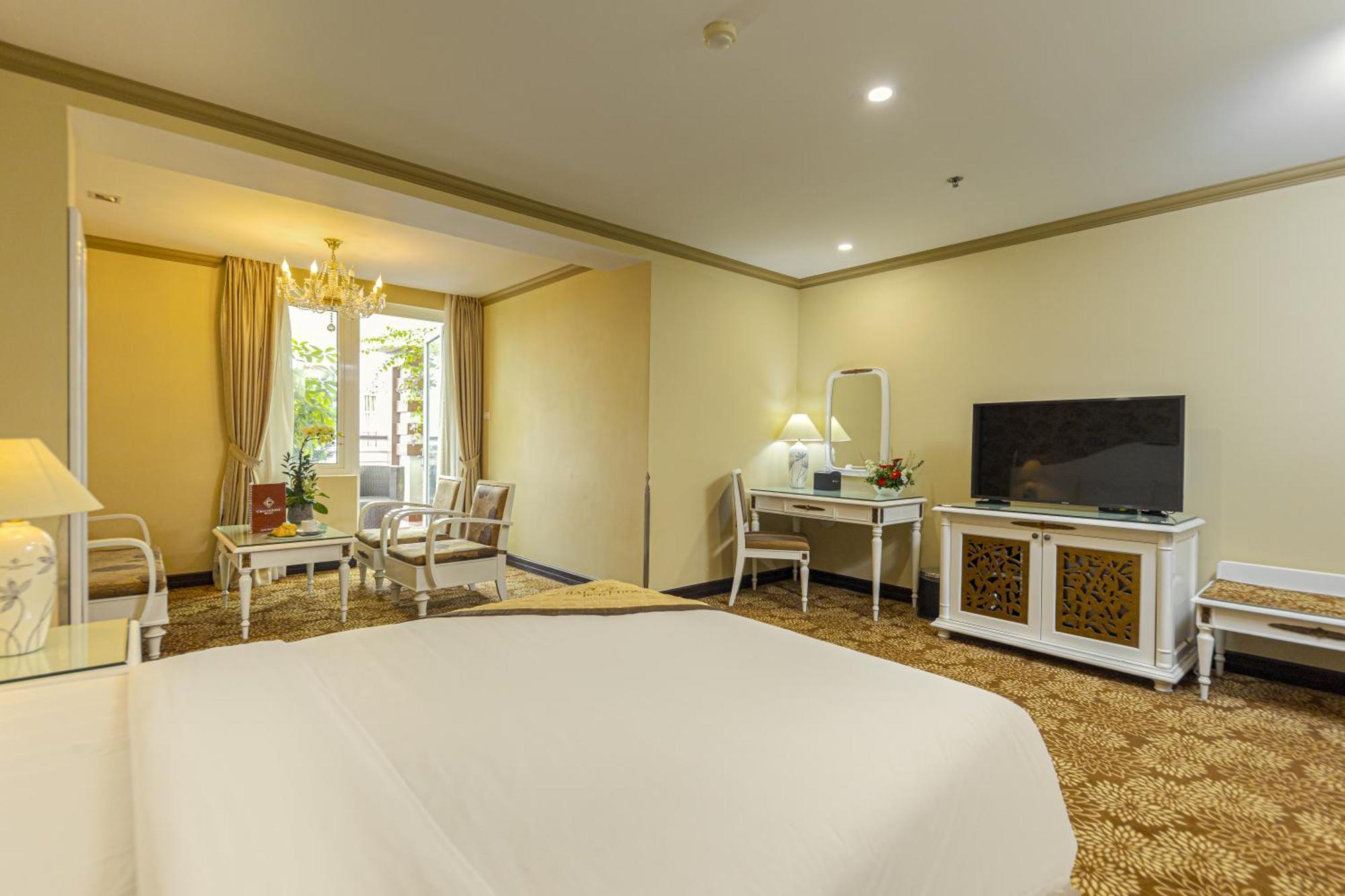 Chalcedony Grand Hotel Ханой Екстериор снимка