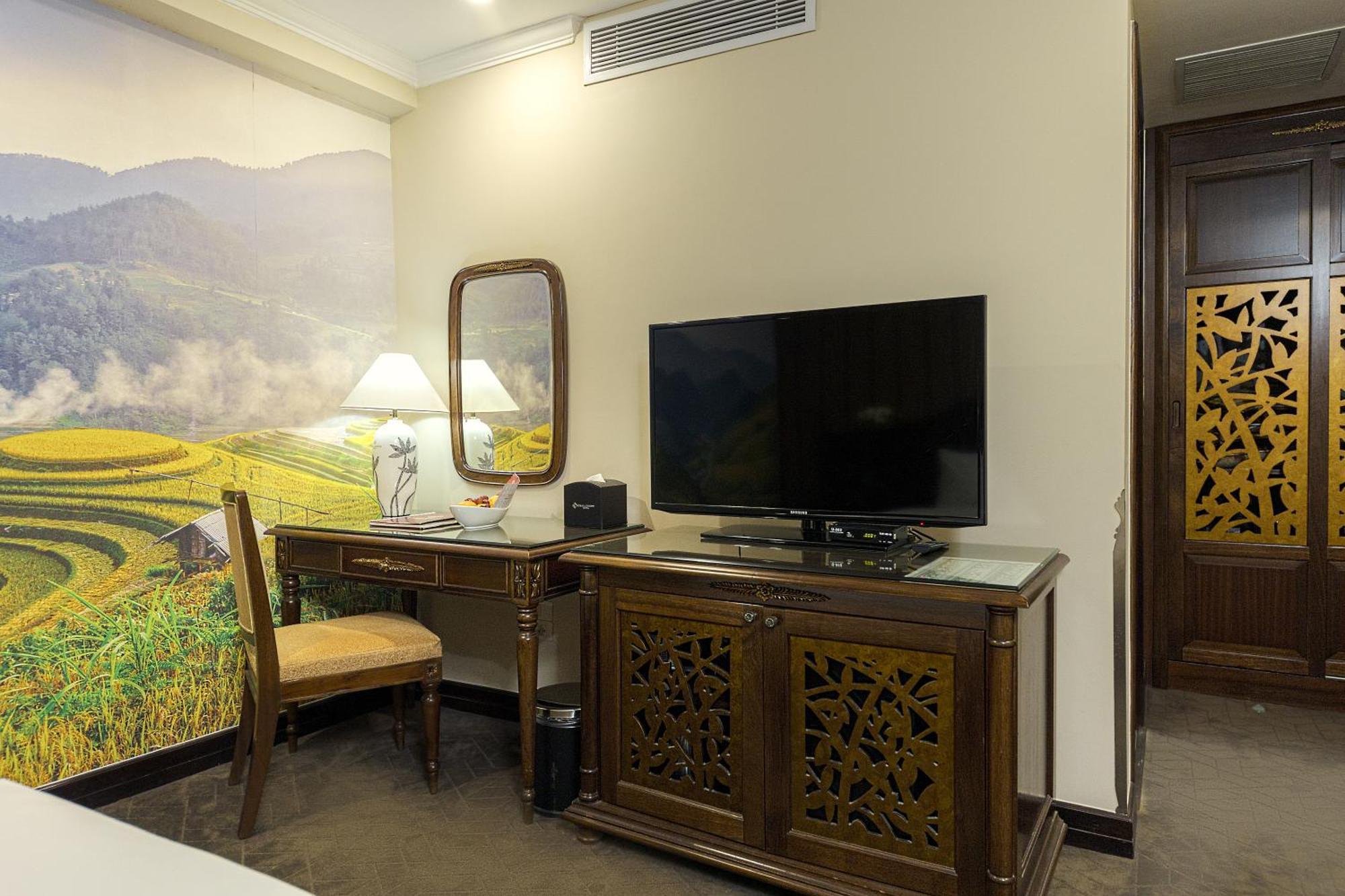 Chalcedony Grand Hotel Ханой Екстериор снимка